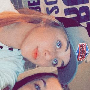 Meet your Posher, Payzlee